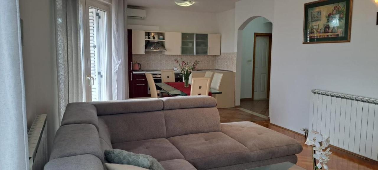 Mimi Apartament *